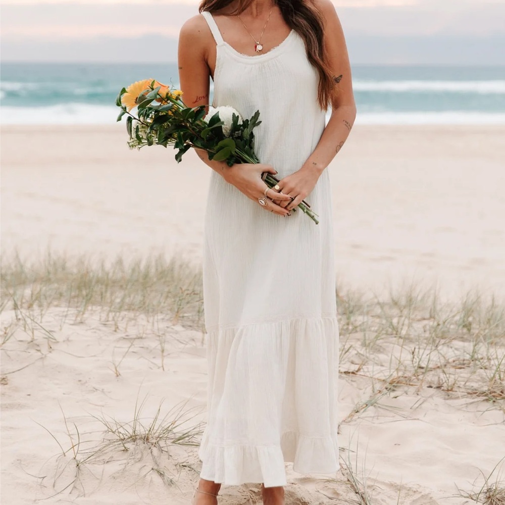 Elegant Cream Midi Dress
